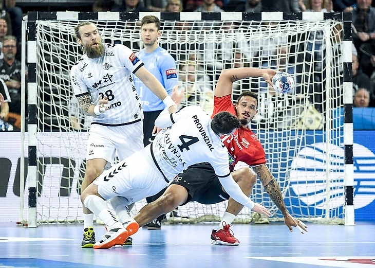 Лига чемпионов. "Киль" выиграл у "Веспрема" битву за два выходных, изображение №2