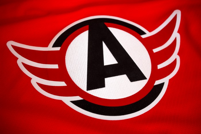 Лидер КХЛ пропустил три гола за 40 секунд