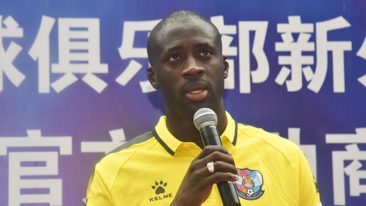 В Англии Туре научили использовать ягодицы в игре. Сейчас Яя считает это очень важным, восторгается Макгинном, Стерлингом и Азаром