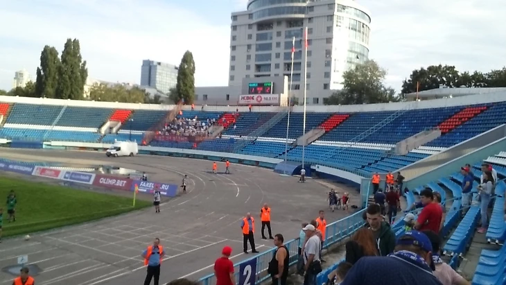 Первый матч Факела