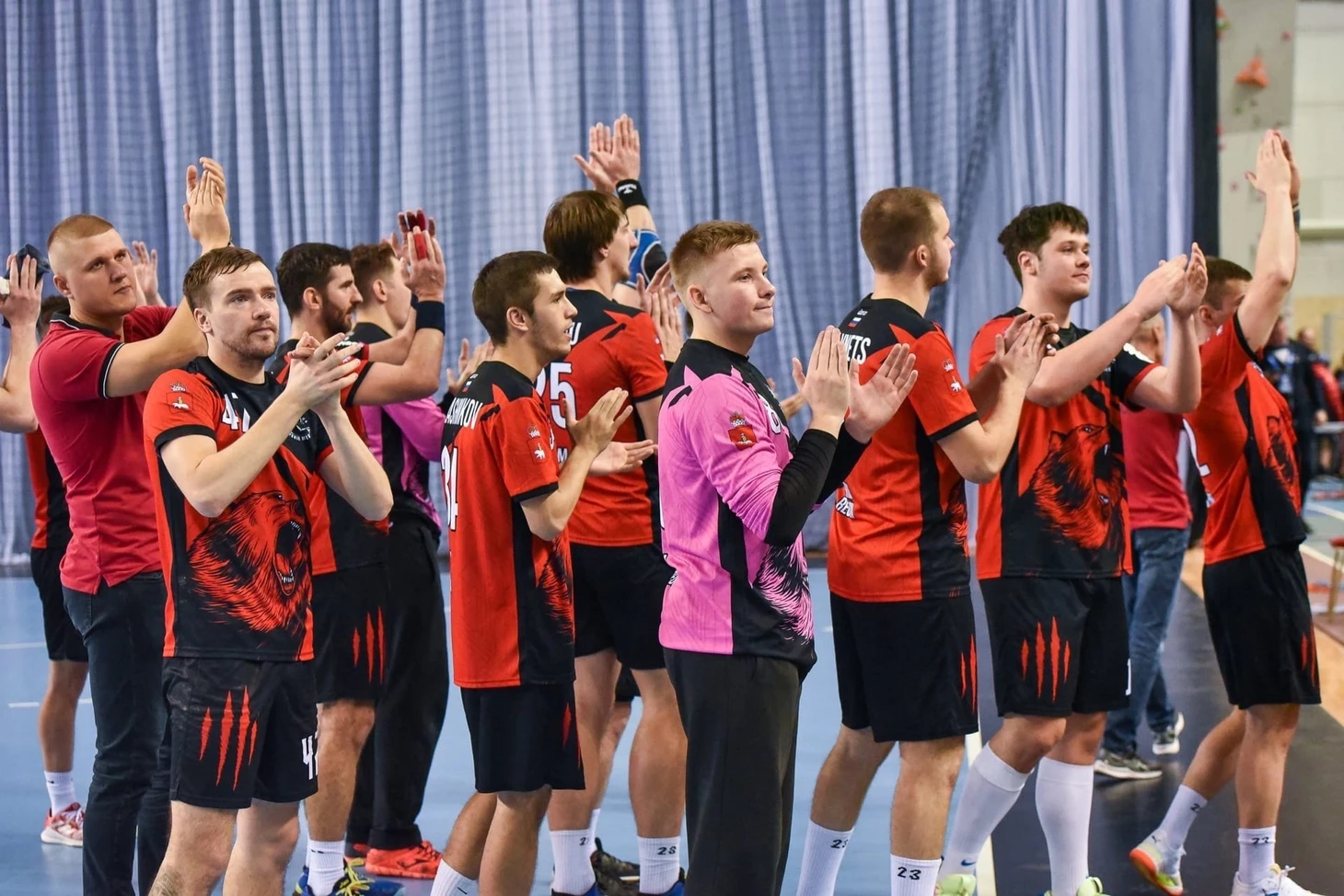 SEHA-Gazprom League. Александр Попов: "В 14 лет встал в "рамку". И достал мяч ногой из "девятки"!", изображение №2