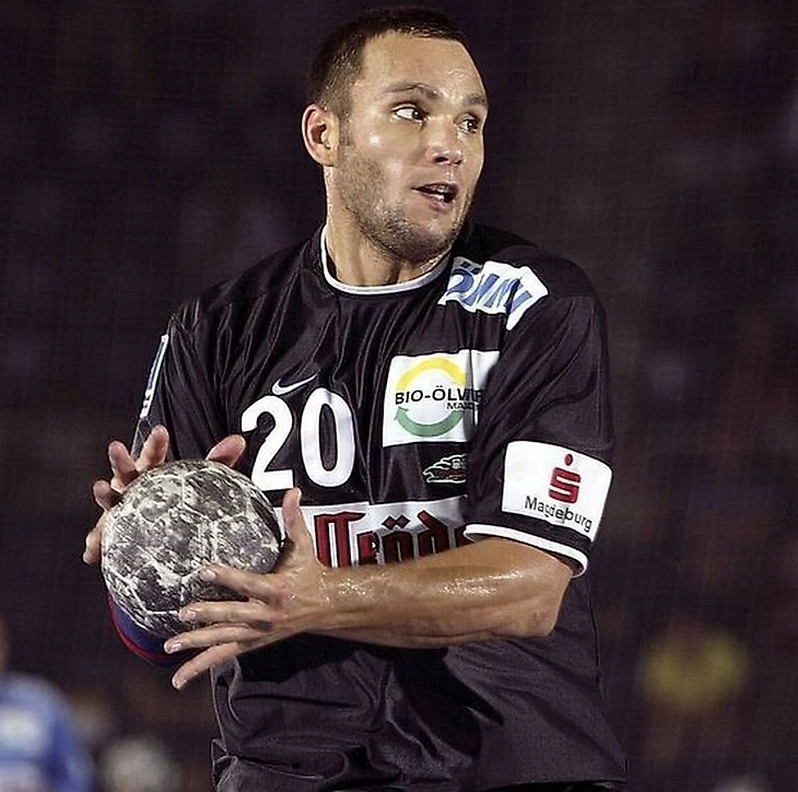 Олег Кулешов: "Как-то поспорили с Гисласоном на ящик шампанского, что выиграем бундеслигу", изображение №10