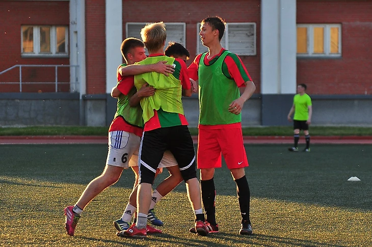 Локо забивает в финале ЛЧ СФЛ