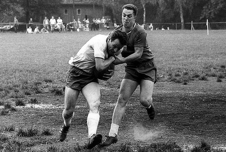 &quout;Яшин получил штук 20 и сказал: ну вас, я за сезон меньше пропускаю&quout;. Каким был гандбол 11 на 11?, изображение №8