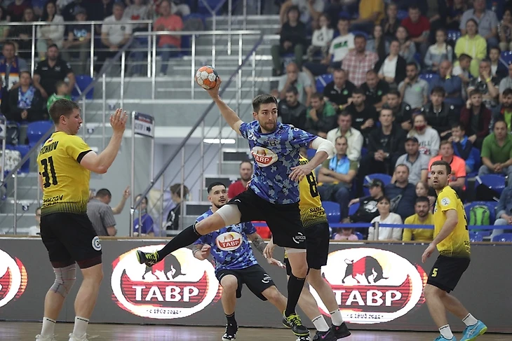 Чемпионат России. Второй пьедестал "Виктора". И первая медаль, завоеванная в плей-офф, изображение №3