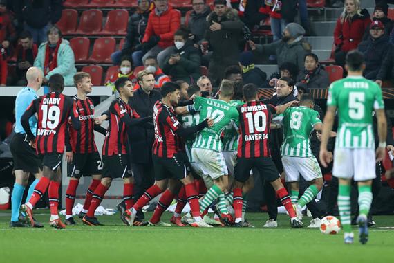 От разгрома до поражения. Обзор матчей немецких клубов в 4-ом туре Лиге Европы и Лиге конференций