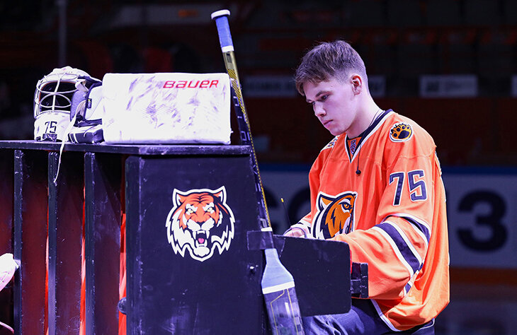 «В США люди больше привязаны к спорту. В России они заняты другими делами». Интервью с вратарем Брызгаловым, которому всего 19