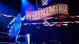 Раньше он проигрывал всем подряд, а сейчас будет закрывать WrestleMania с Леснаром. Невероятная история Дрю МакИнтайра!