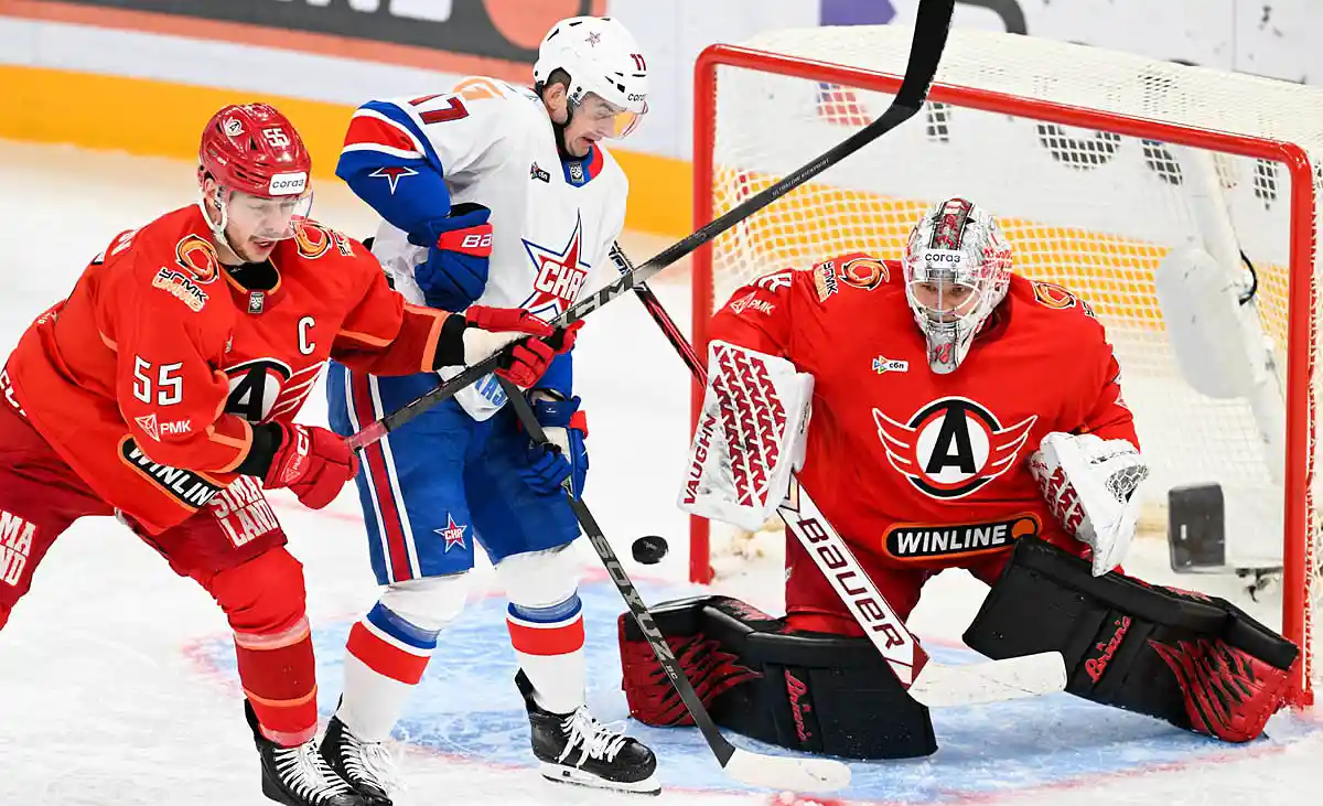 Фотография поста в ленте КХЛ: шансы СКА и «Автомобилиста» на победу в матче регулярного чемпионата