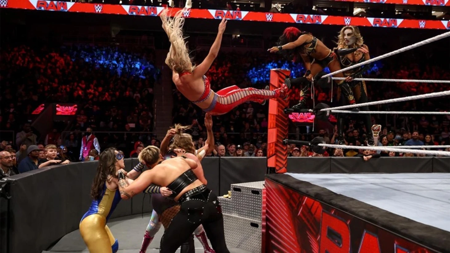 Обзор WWE Monday Night RAW 29.11.2021, изображение №14