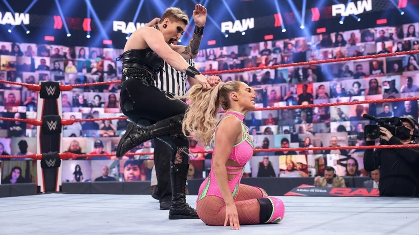 Обзор WWE Monday Night RAW 26.04.2021, изображение №13
