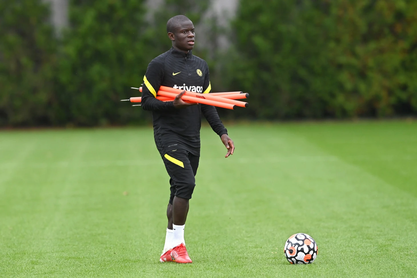 Kante returns to Chelsea training | News | Official Site | Chelsea Football Club
