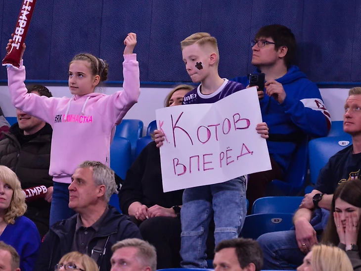 Кирилл Котов: "Не бросал первый 7-метровый, раз уж сам его заработал. А потом не стали менять руку…", изображение №5