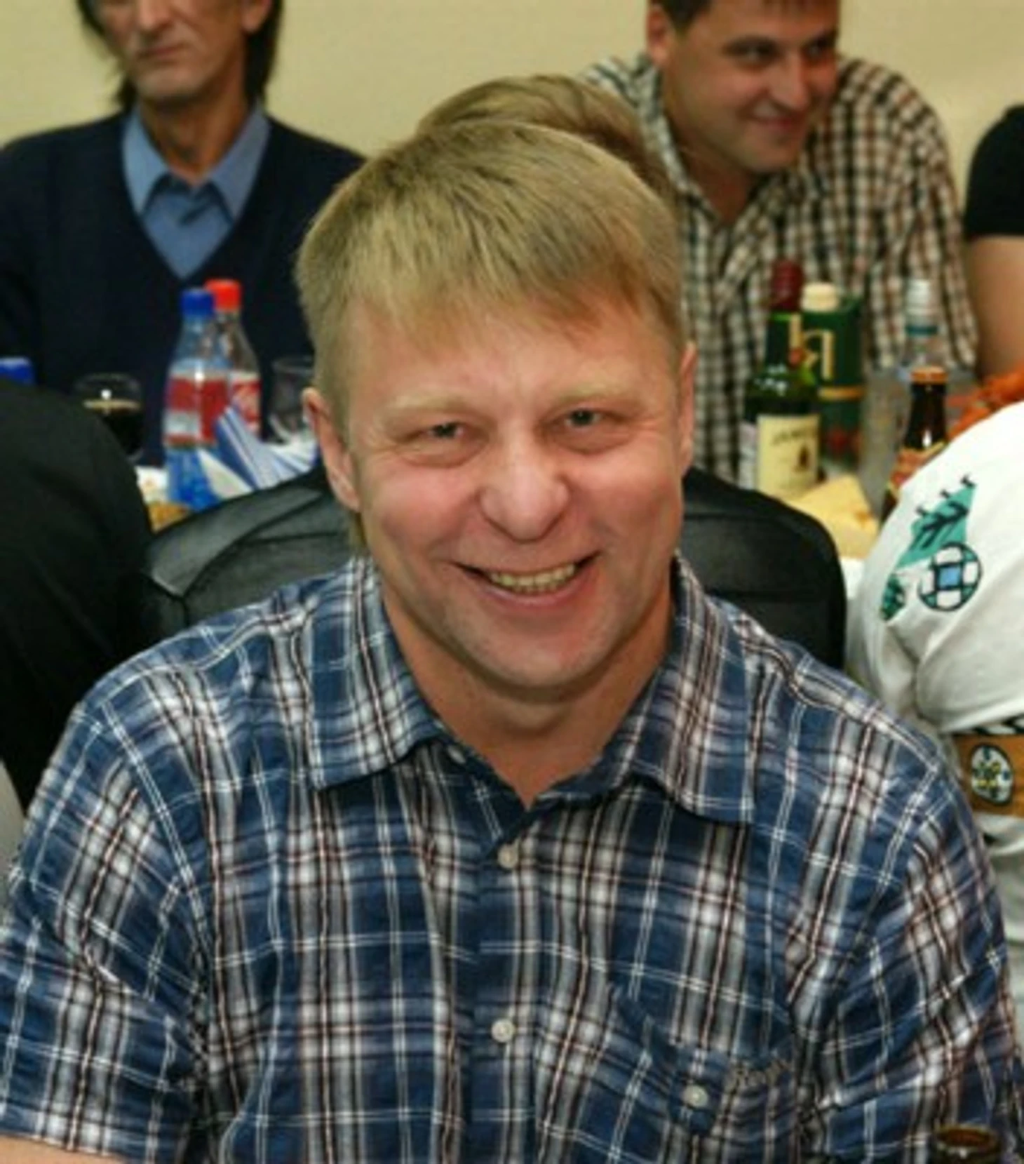 https://photobooth.cdn.sports.ru/preset/post/e/a0/bdba82dbb4b289c315ce9dbdf4ca5.jpeg
