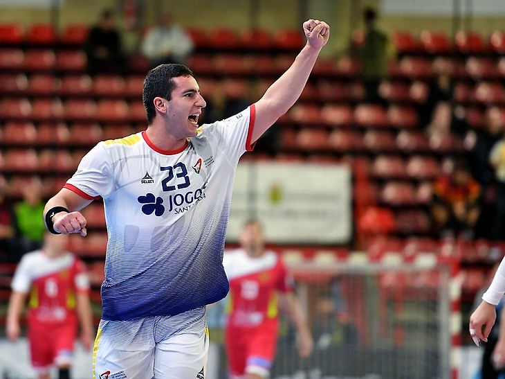 Эдуард Кокшаров: "Что, я враг себе? Если бы были левши-полусредние, с удовольствием вызвал бы", изображение №3