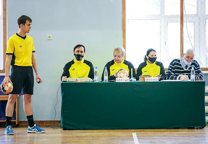 "Все думали: приедут молодые и натворят дел. Но мы смогли". В Суперлиге дебютировали 19-летние арбитры, изображение №3