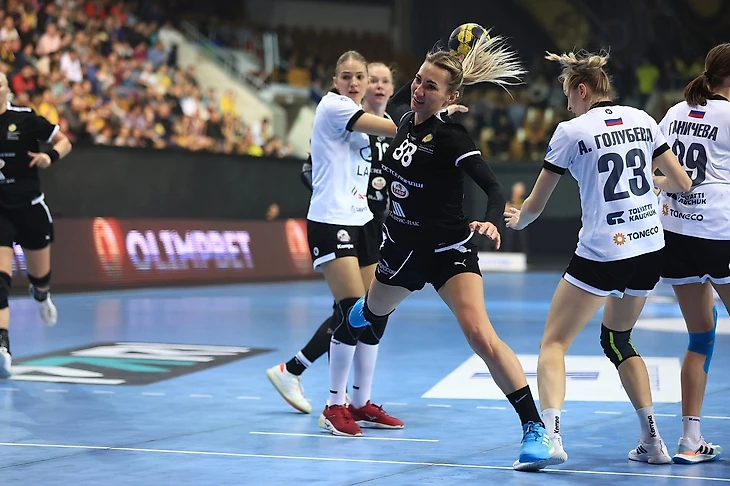 Olimpbet Cуперлига. "Лада" порадовала игрой, а "Ростов" чудом спасся в день рождения 13-го сектора, изображение №1