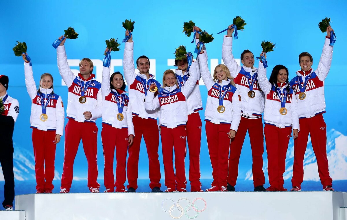 Виды спорта и чемпионы. Юлия Липницкая Сочи 2014 награждение. Олимпийские чемпионы по фигурному катанию в Сочи 2014. Сочи 2014 фигурное катание командные соревнования. Победитель олимпиады 2014 по фигурному катанию Юлия Липницкая.
