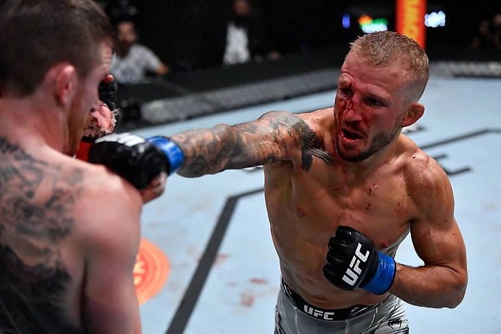 Ти Джей Диллашоу победил Кори Сандхагена в главном бою UFC on ESPN 27 |  Fightnews.info