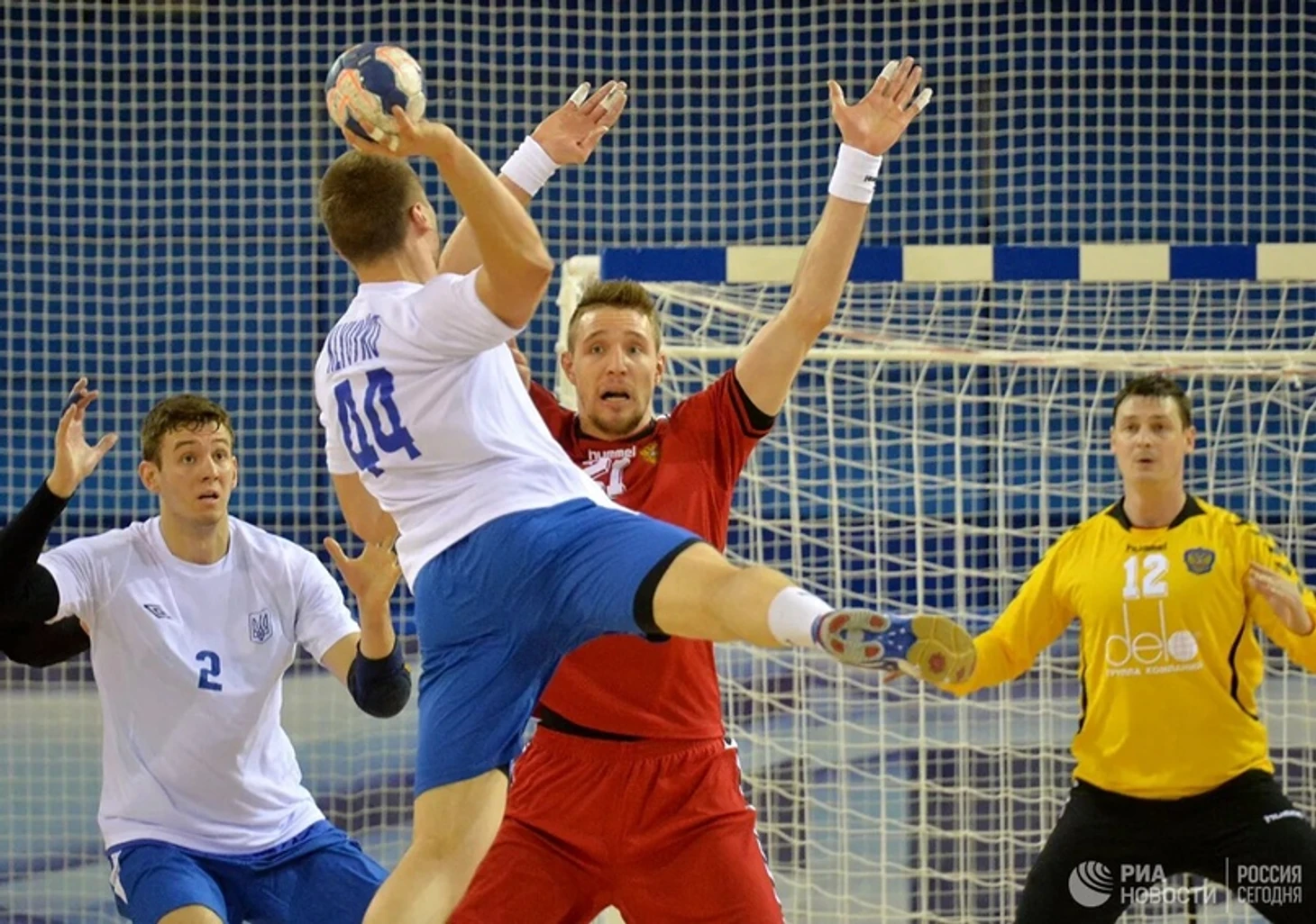 ЧЕ-2022. Отгадки истории. Как сборные России и Украины играли прежде?, изображение №5