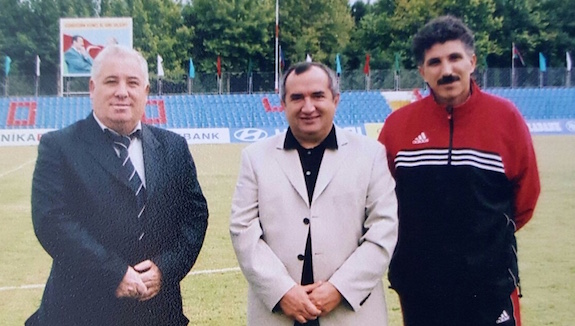 Президент Турана Таир Юсифов (в центре) и брат Мазахир Сулейманзаде