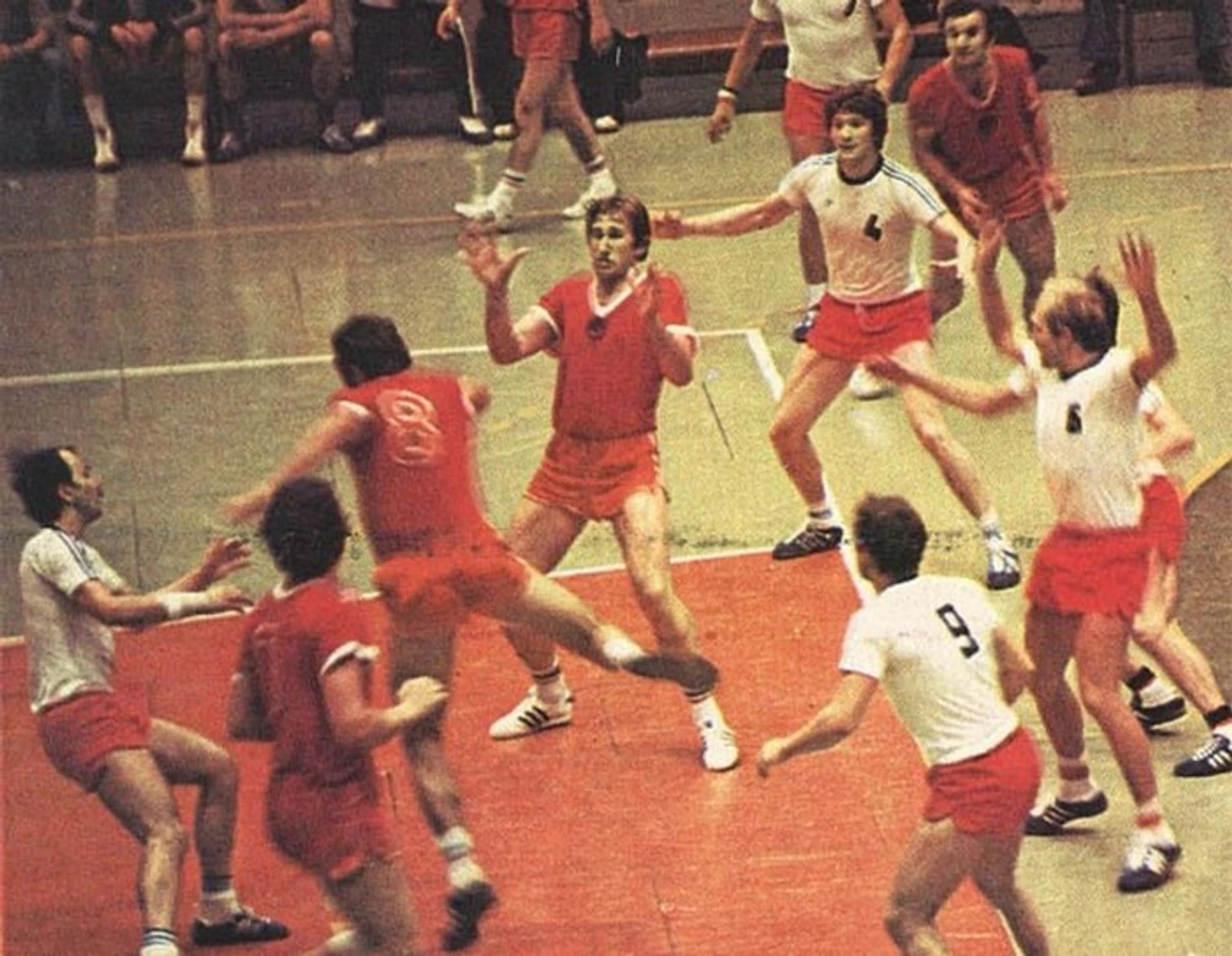 В центре Сергей Кушнирюк