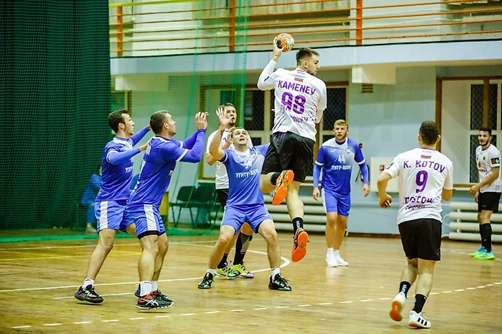 Чемпионат России. Одна интрига и три закономерности: мужской плей-офф стартовал "по расписанию", изображение №1