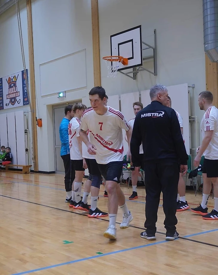 Владимир Житников: "Проще всего, конечно, играть с братом. Достаточно взгляда, чтобы понять друг друга", изображение №2