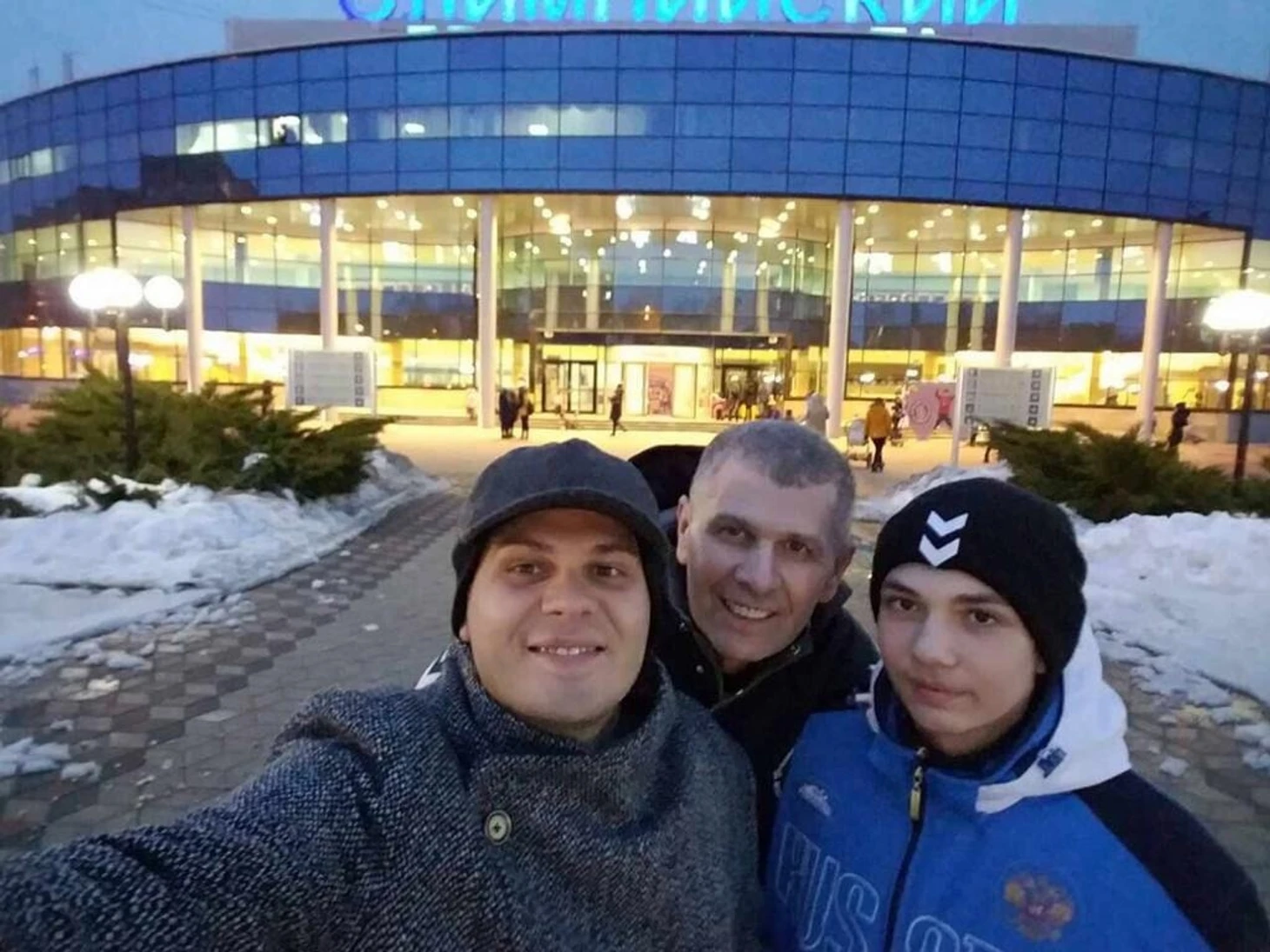 С сыновьями Алексеем и Ильёй (справа)