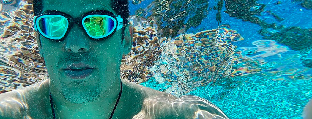 Торнтон сбрил бороду, Малкин нырнул, а Панарин тренировался с валиком. Веселый карантин продолжается