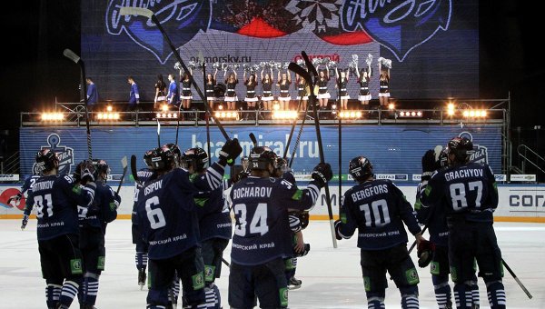 «И смех и грех». Что происходит с Владивостокским Адмиралом в юбилейном сезоне КХЛ