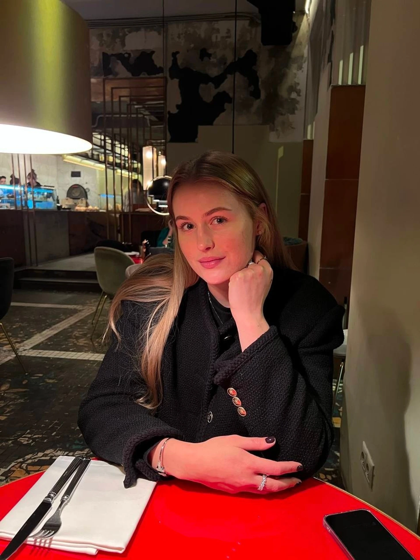 20 вопросов не о гандболе. Елена Михайличенко: "Не люблю враньё, лицемерие, болгарский перец и чай!", изображение №2