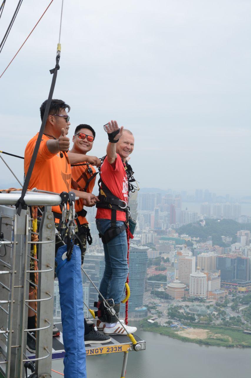 Macau Tower прыжок банджи джампинг