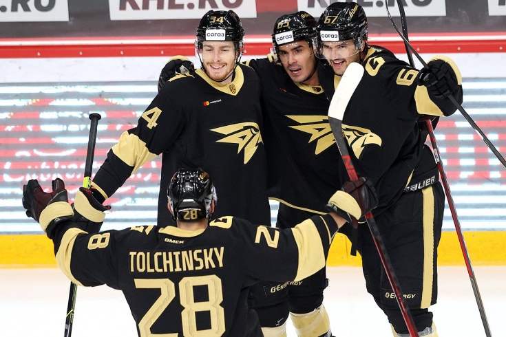 «Авангард» начал сезон с легкого разгрома. ЦСКА летом для этого сделал очень многое