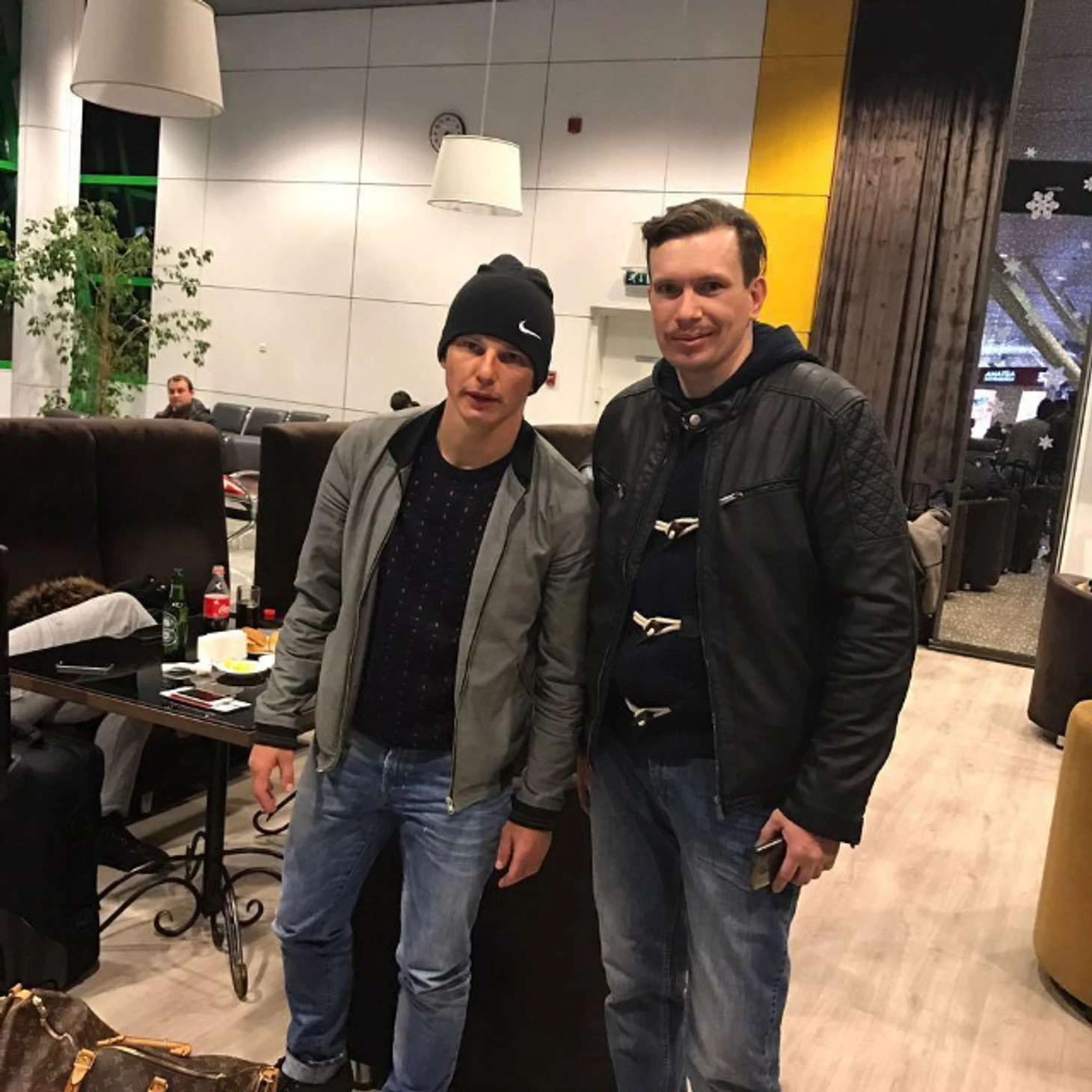 https://photobooth.cdn.sports.ru/preset/post/e/f2/9e0c3171148a58b040fa9d276ced1.png