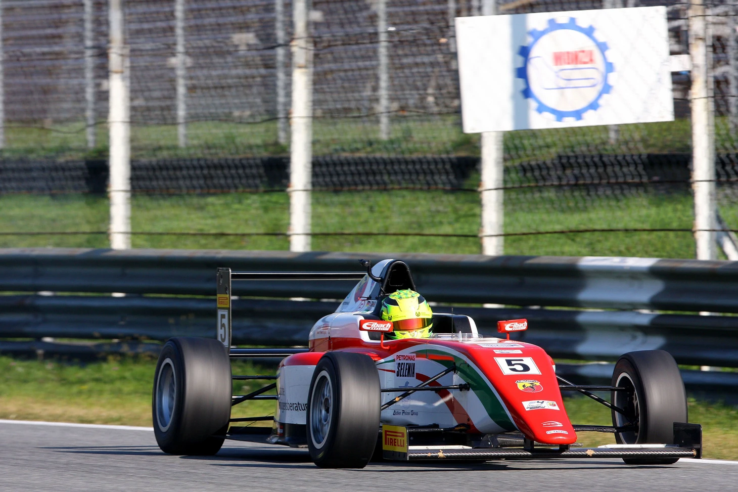 f4