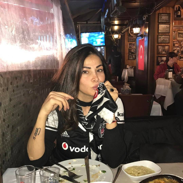 https://photobooth.cdn.sports.ru/preset/post/f/18/85f8fc9c441b98f9e732729d6fd55.png