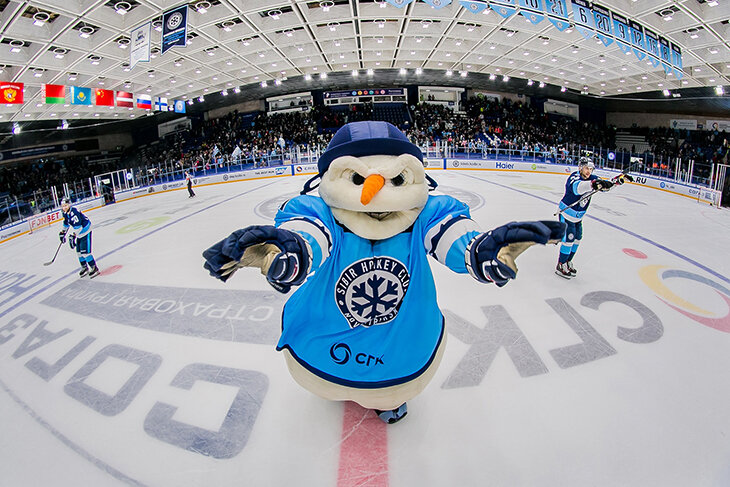 «Хей-хей, толстожопый снеговик!» Культовый герой нашего хоккея – маскот «Сибири»: как он стал звездой?
