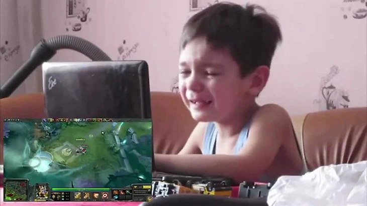 игрок дота 2