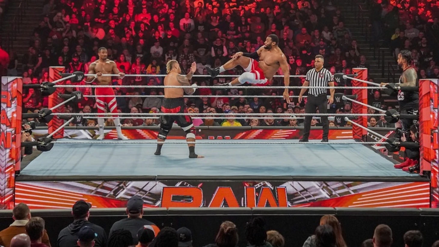 Обзор WWE Monday Night RAW 27.02.2023, изображение №4