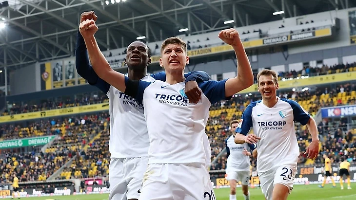 дерис са мной