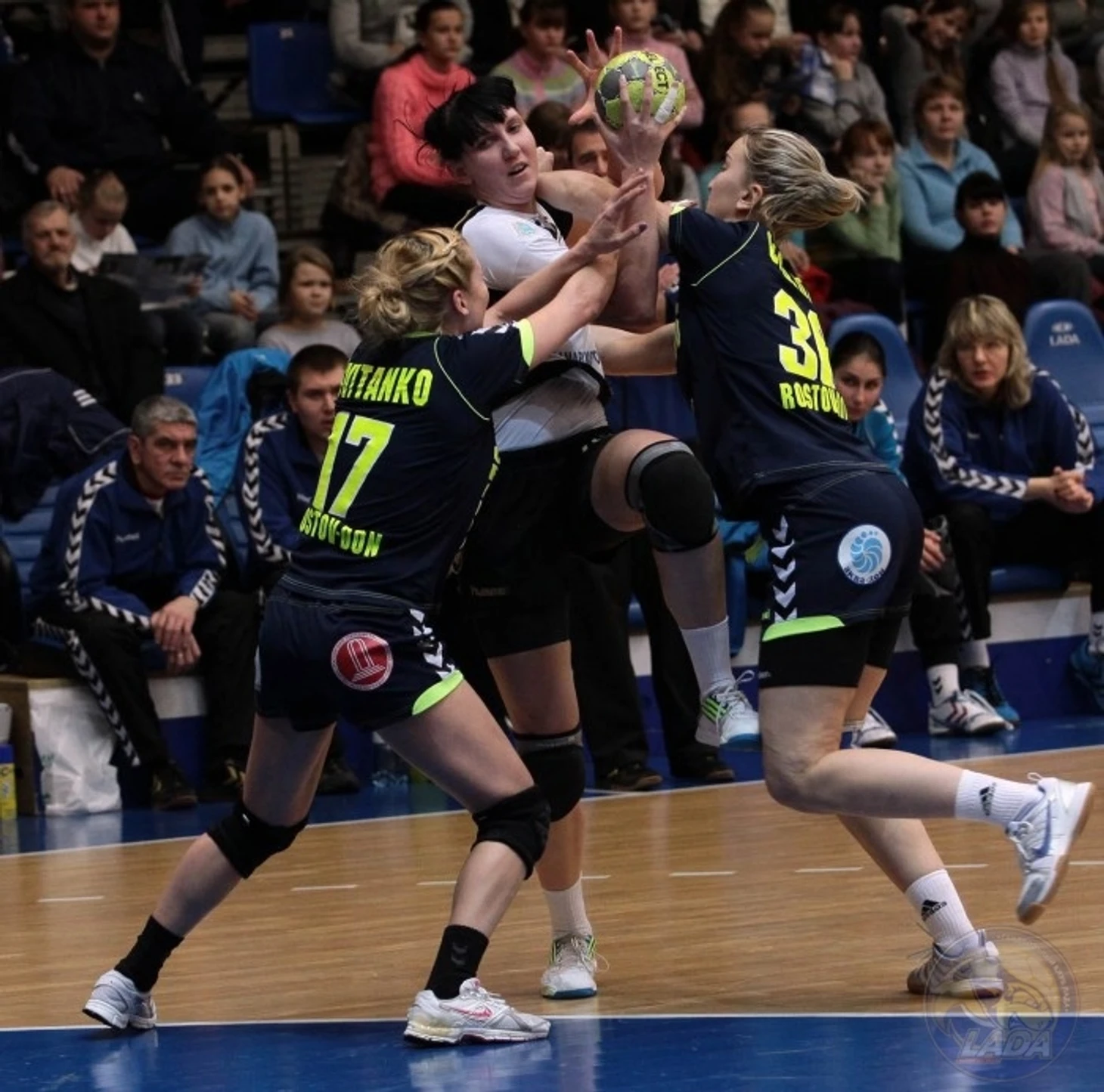 Совершеннолетний Кубок России возвращается домой. История побед "Ростова" и медалей "Лады", изображение №5