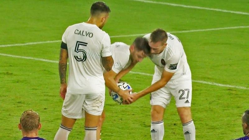 Игроки «Чикаго Файр» долго спорили, кто пробьет пенальти