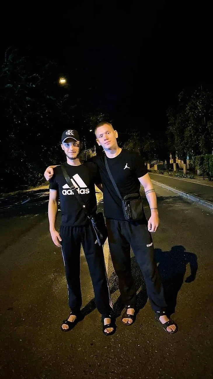 С лучшим другом Романом Осиповым