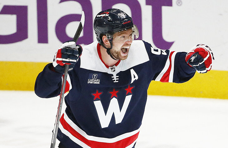 «Шутим, что Гретцки заносит соперникам, чтоб держали Овечкина. Лет через 10 банкротом будет». Интервью Кузнецова, половину которого он смеется