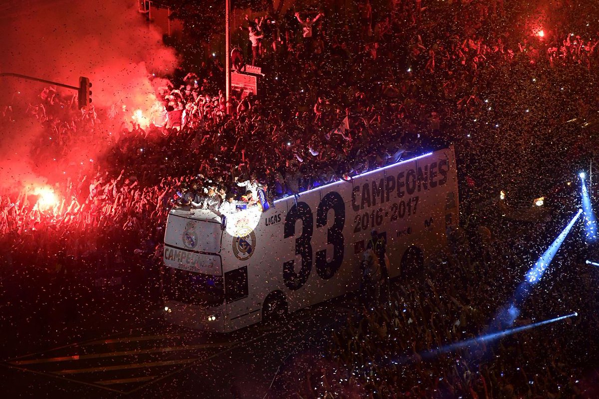 Чемпионский автобус &#171;Реала&#187; и народные гуляния на Сибелес. Фотоотчет