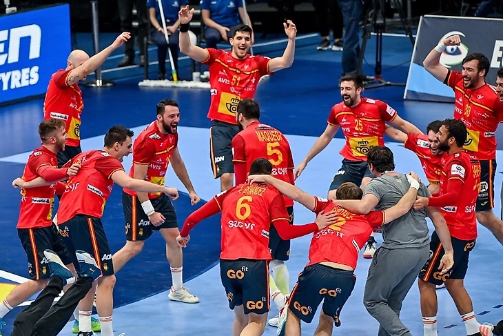 ЧЕ-2022. Карма? Фавориты низвержены: "отдохнувшие" Хансен и Гидсель проиграли Пересу де Варгасу, изображение №1