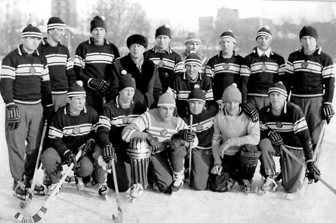 Хоккей с шайбой нижний новгород. Сборная СССР по хоккею с мячом 1957. Хоккей сборная. СССР 1963. Сборная СССР по хоккею 1970. Сборная СССР по хоккею 1961.