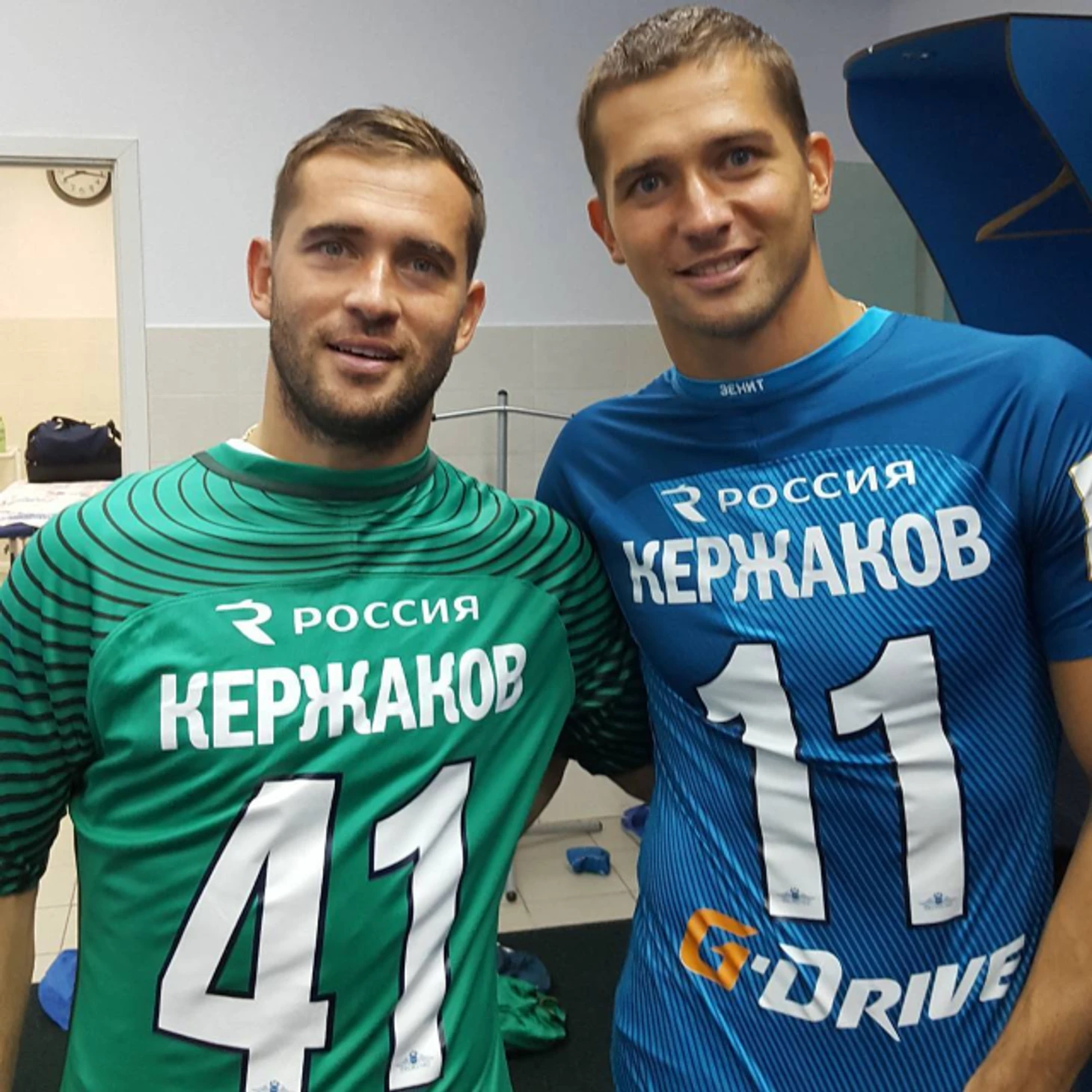 https://photobooth.cdn.sports.ru/preset/post/f/72/d1c51af7e49b3b781cbee91ee8bee.png