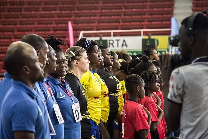 Виктория Польшикова из Анголы: "Пыль налипает на мастику — приятного мало", изображение №4